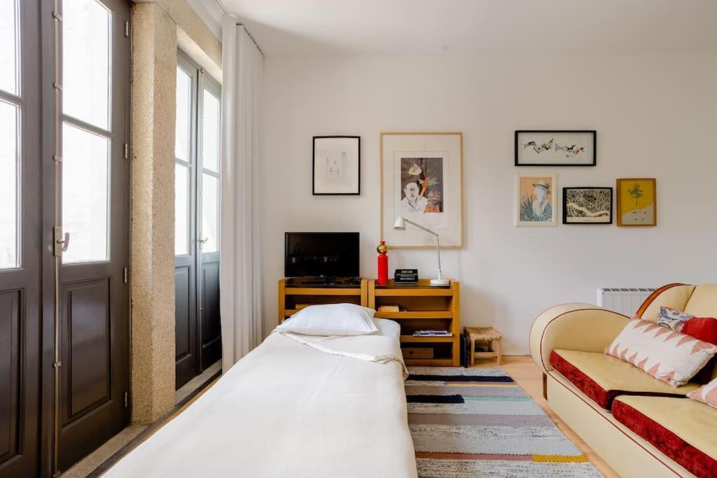 Sunny Priorado Vintage With Balcony Appartamento